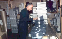 LeonH au magasin ou etaient preparées les expeditions